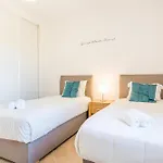 アパート #025 Charming 3br