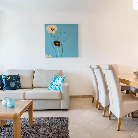 #025 Charming 3br Апартаменты *