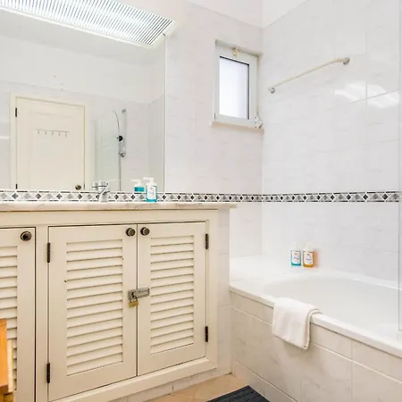 #025 Charming 3br Апартаменты Албуфейра