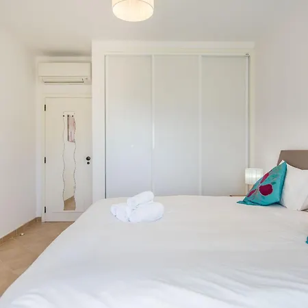 #025 Charming 3br Daire