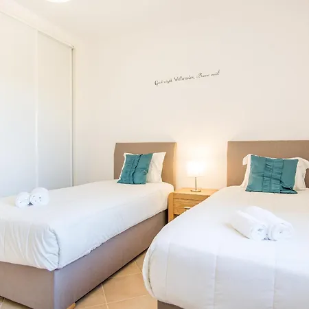 아파트 #025 Charming 3br