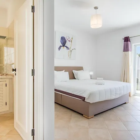 #025 Charming 3br דירה אלבופיירה
